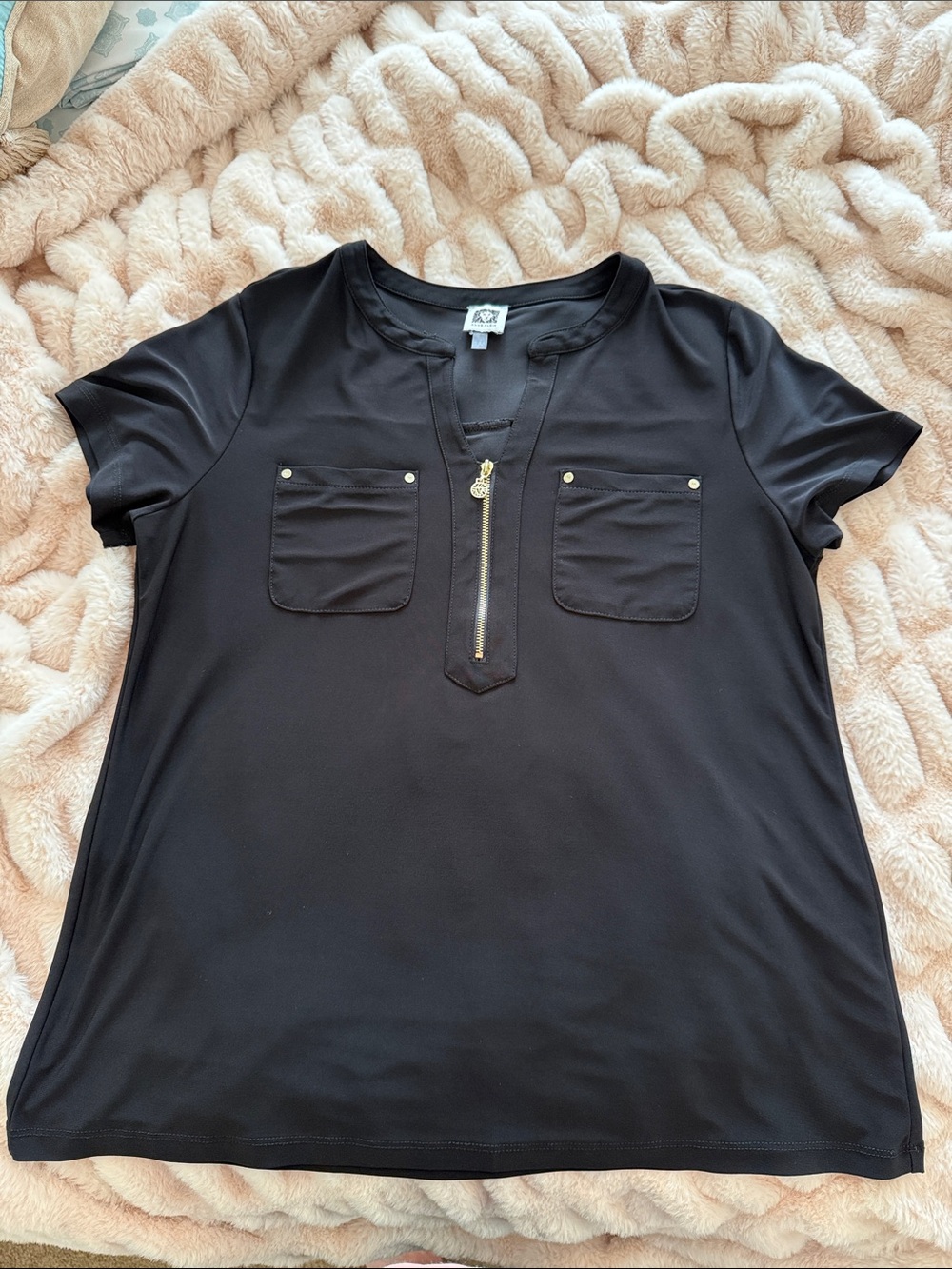 Anne Klein Black Short Sleeve Top with Zip and Chest Pockets Size M